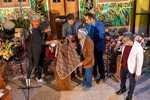 محسن شریفیان در شب تولد خود از ساز "لیانیک" رونمایی کرد