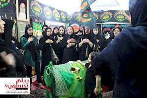 گزارش تصویری/ عزاداری بانوان  شب هفتم محرم در حسینیه خانگی زین العابدین(ع) برازجان