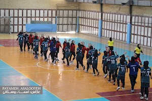 صدر جدول در اختیار بندر لنگه؛  روز آخر تکلیف مدعیان  لیگ یک هندبال  را روشن کرد/ گزارش تصویری