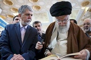 دلتنگی یک شاعر برای آقای کتابخوان