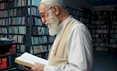 روایت یک عمر انس با کتاب/ آخرین کتابی که رهبر شهید، در نمایشگاه کتاب مطالعه کرد
