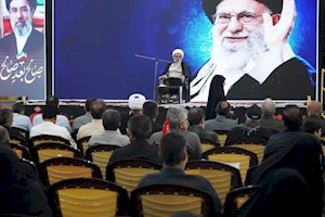 تأکید امام جمعه بوشهر بر ضرورت حفظ وحدت ملی حول محور ولایت
