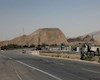 ایمن‌سازی راه‌های بوشهر شتاب گرفت؛ اجرای حفاظ بتنی و خط‌کشی جاده‌ها