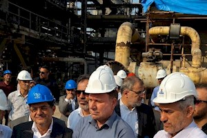 بازدید میدانی وزیر امور اقتصادی و دارایی از پالایشگاه سوم پارس جنوبی
