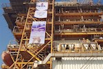 آغاز بارگیری سکوی مسکونی 2500 تنی میدان رشادت از صدرا بوشهر