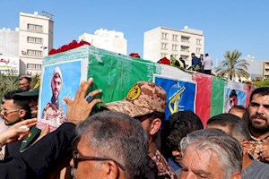 تشییع باشکوه پیکر شهید نیروی هوافضا با حضور پرشور مردم قدرشناس بوشهر