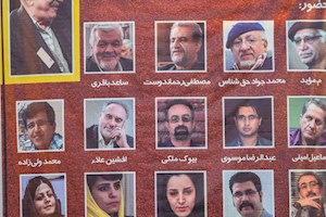 گزارش تصویری از آیین « دیدار آشنا » با حضور شاعران معاصر کشور در آرامگاه منوچهر آتشی در بوشهر